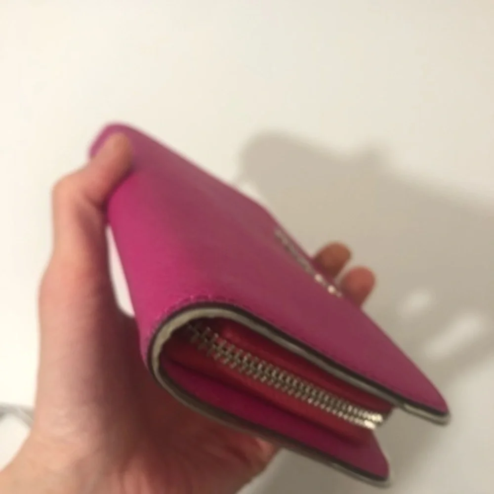 Michael kors pink wallet zipper - Picture 2 of 10